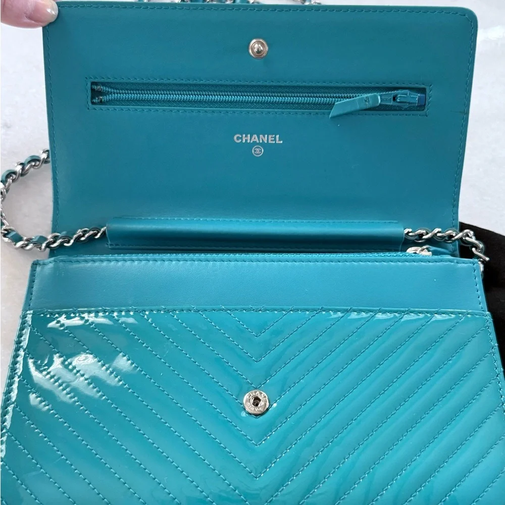 Chanel WOC - Picture 4 of 10